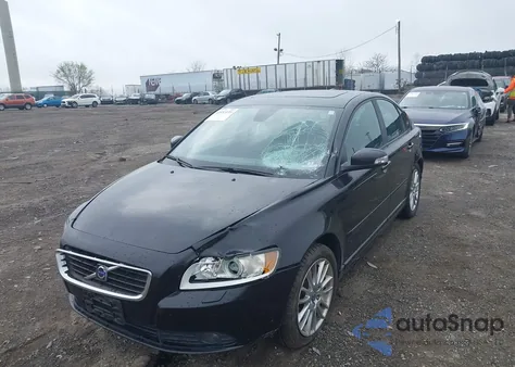 2009 Volvo S40 2.4I from USA, damaged, VIN YV1MS390092455913
